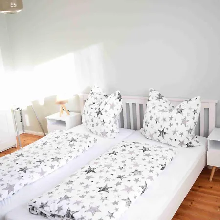 Casa de Férias Captivating Holiday In With Garden